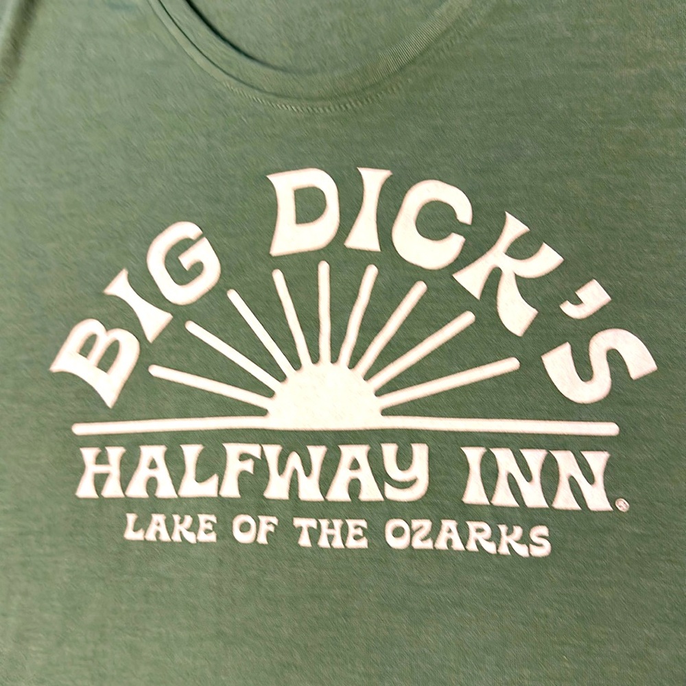 Ladies Small Green Graphic Tee. League 91 made in Guatemala. Lake of the Ozarks
